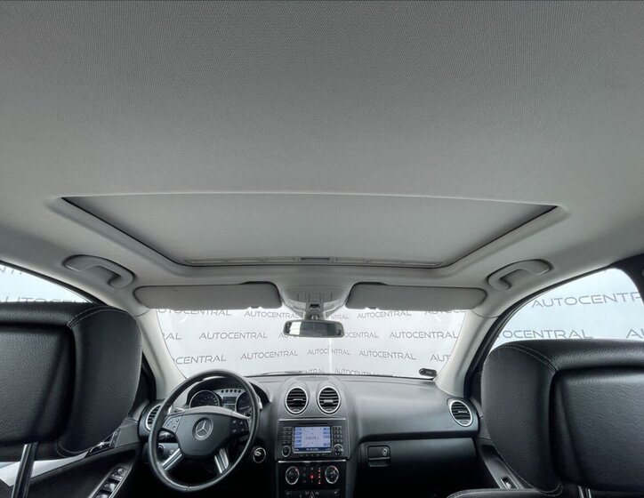 Mercedes-Benz Třídy M SUV / Terénní 3,5 l 200 kw