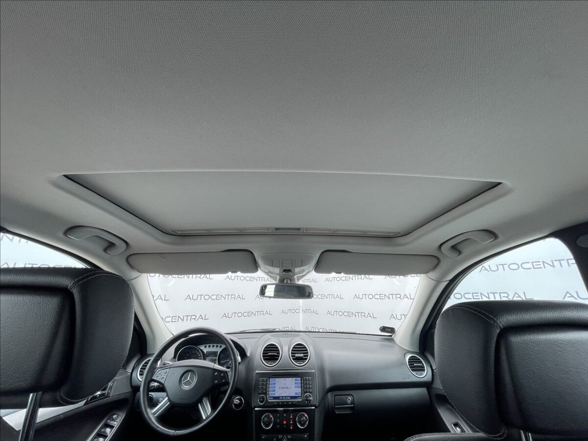 Mercedes-Benz Třídy M SUV / Terénní 3,5 l 200 kw