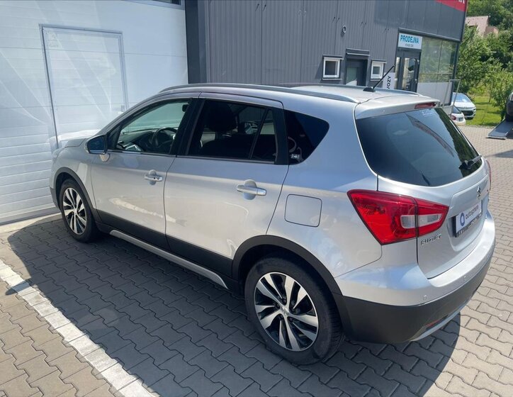 Suzuki SX4 S-Cross 4