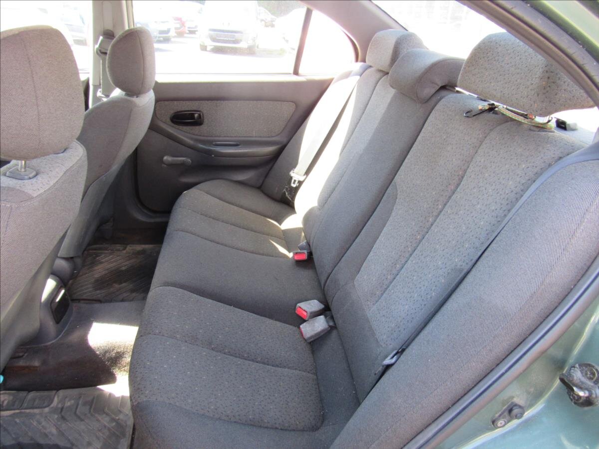 Hyundai Elantra Sedan 2,0 l 82 kw