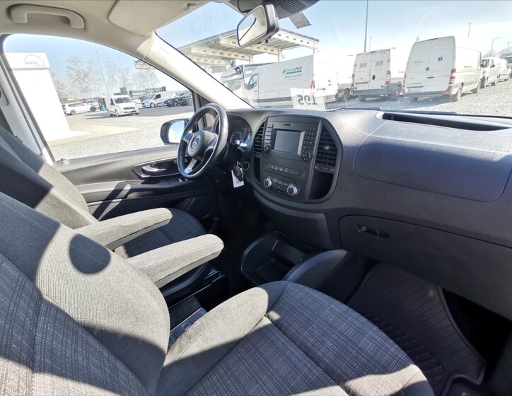 Mercedes-Benz Vito 8