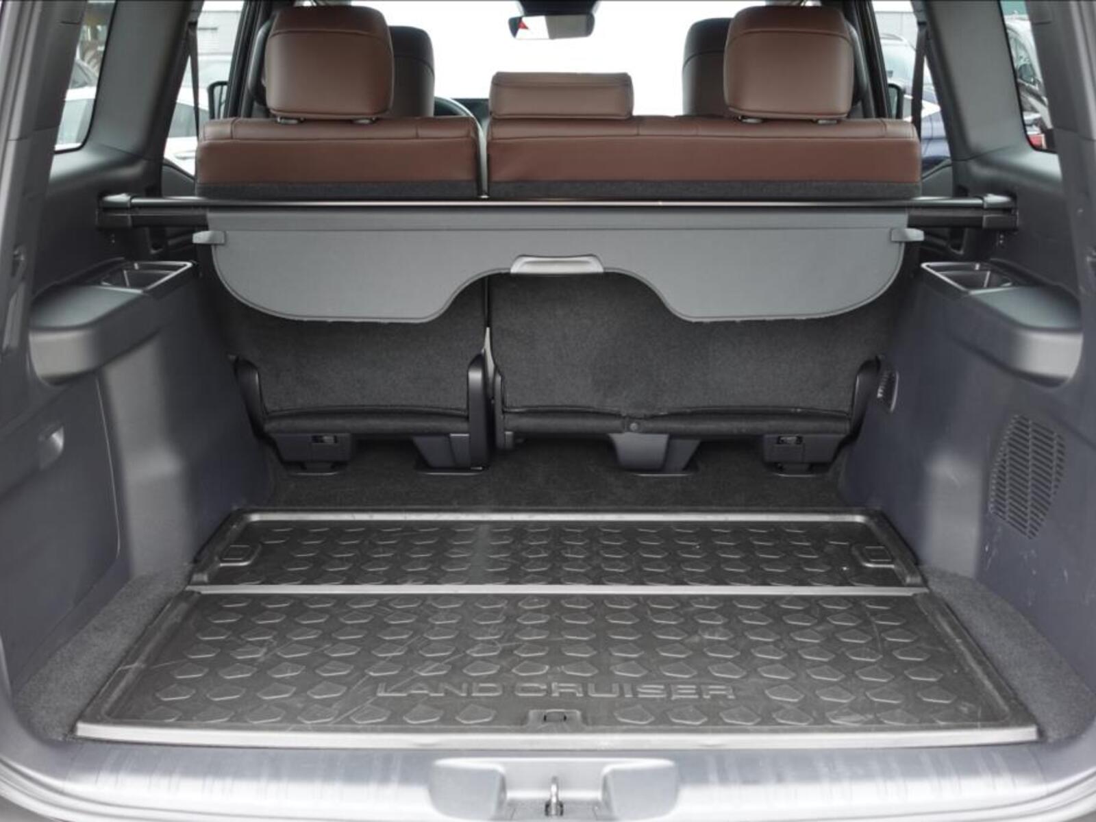 Toyota Land Cruiser 14