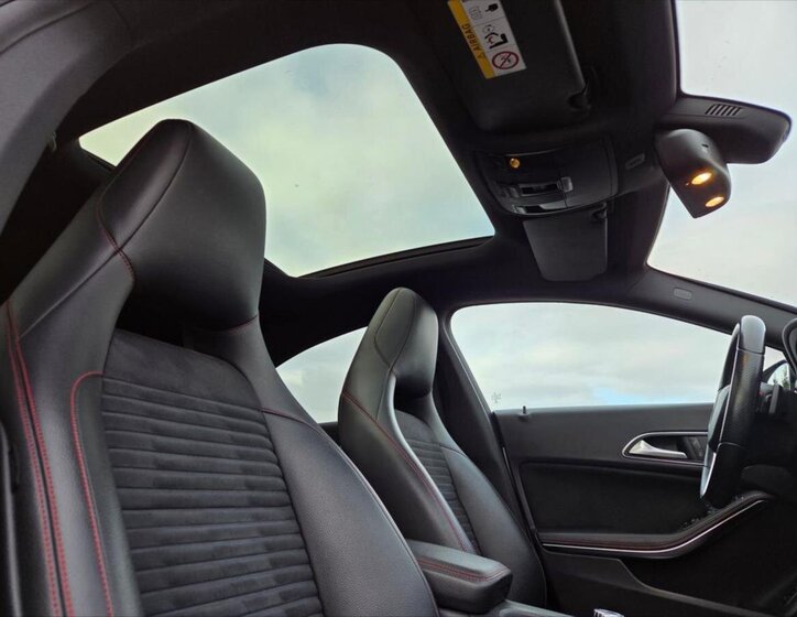 Mercedes-Benz CLA Sedan / Limuzína 1,8 l 100 kw