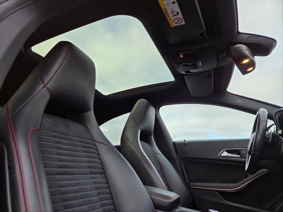 Mercedes-Benz CLA Sedan / Limuzína 1,8 l 100 kw