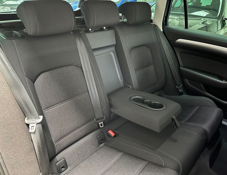 Volkswagen Passat 25