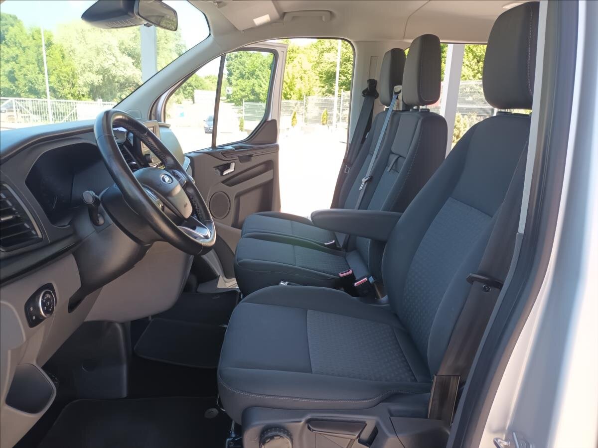 Ford Tourneo Custom VAN / Minibus 2,0 l 96 kw