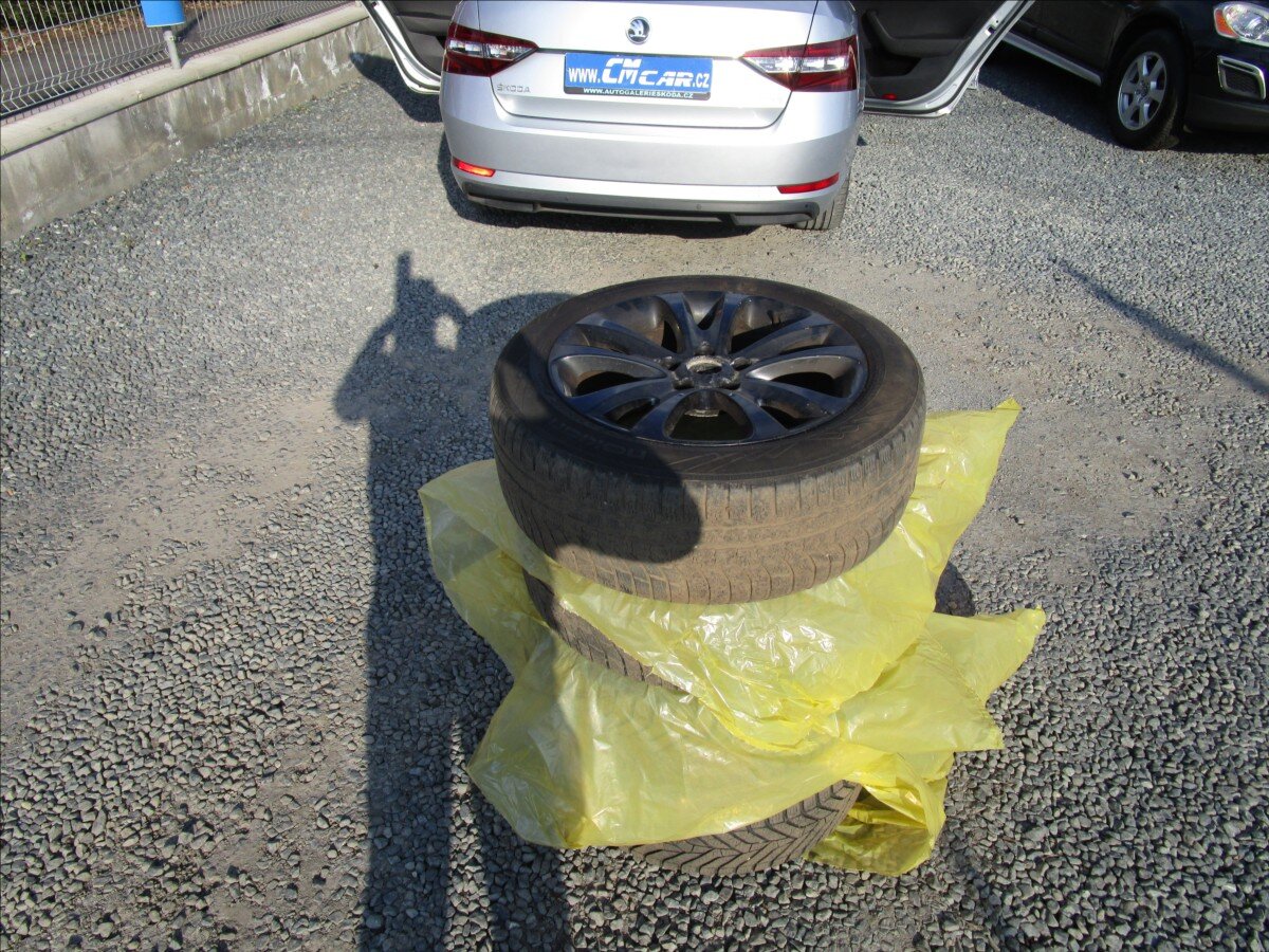 Škoda Superb Sedan / Limuzína 2,0 l 110 kw