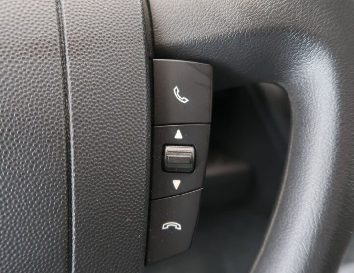 Opel Movano Skříň 2,2 l 103 kw