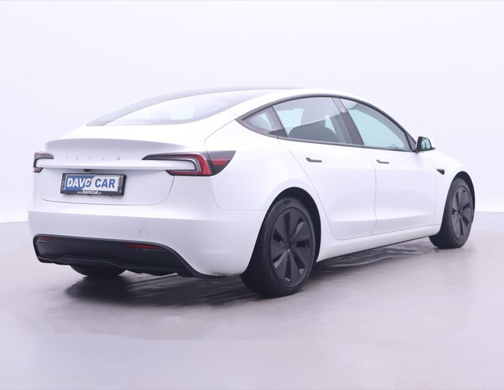 Tesla Model 3 Sedan / Limuzína 0,0 208 kw