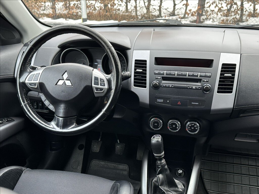 Mitsubishi Outlander SUV 2,3 l 130 kw