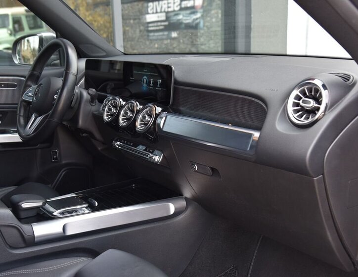 Mercedes-Benz GLB SUV / Terénní 2,0 l 110 kw