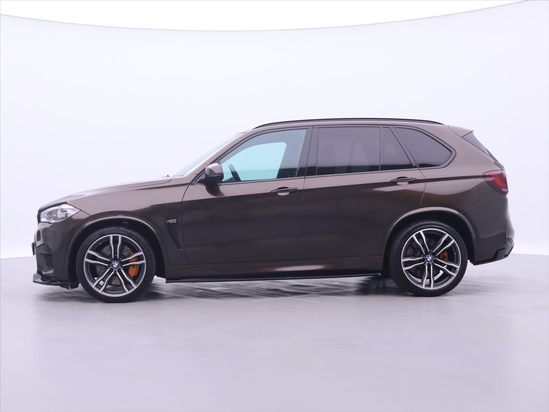 BMW X5 SUV / Terénní 4,4 l 423 kw