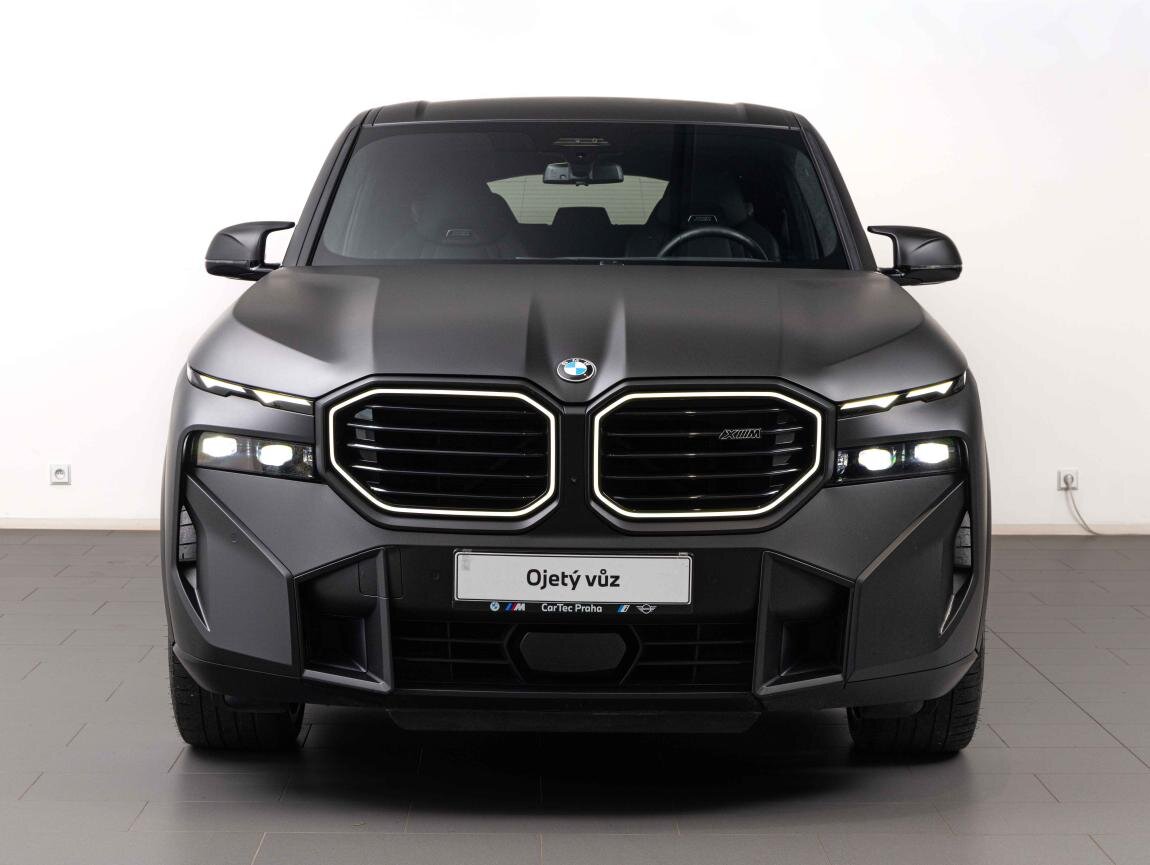 BMW XM SUV / Terénní 3,0 l 350 kw