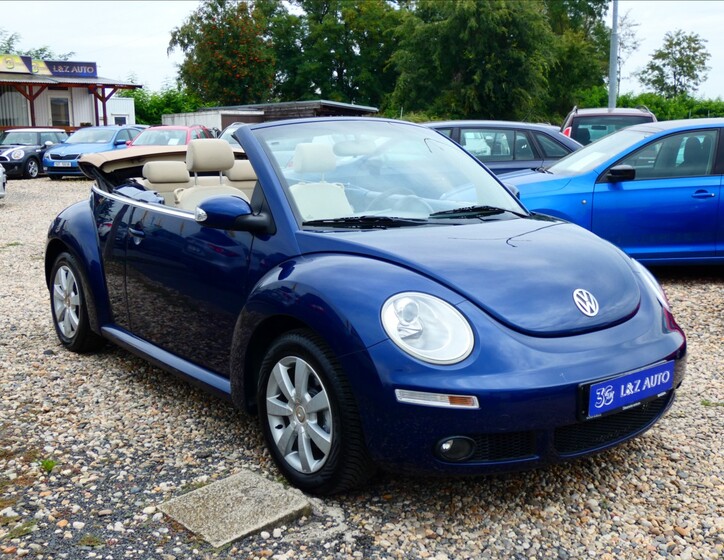 Volkswagen New Beetle 7