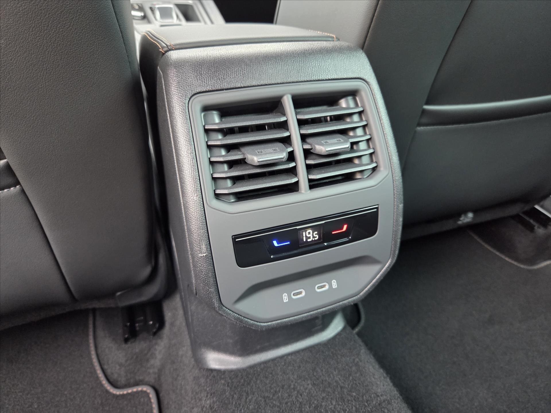 Cupra Formentor SUV / Terénní 2,0 l 140 kw