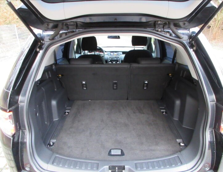 Land Rover Discovery Sport SUV 2,0 l 110 kw