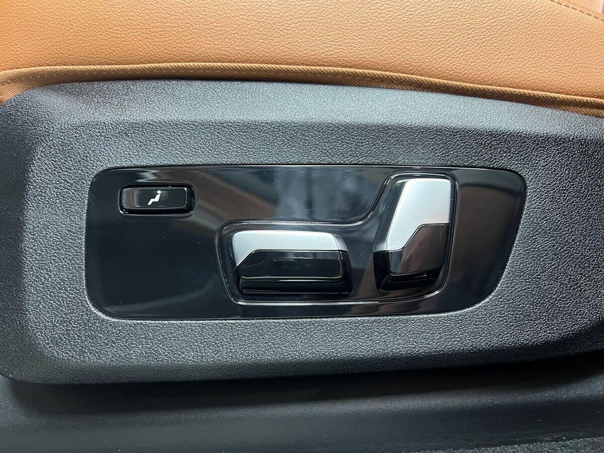 BMW X7 SUV / Terénní 3,0 l 250 kw