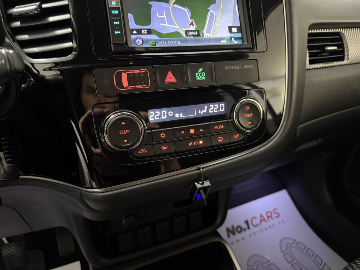 Mitsubishi Outlander SUV / Terénní 2,3 l 110 kw