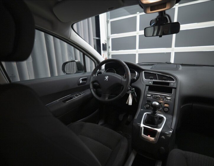 Peugeot 5008 MPV 1,6 l 88 kw