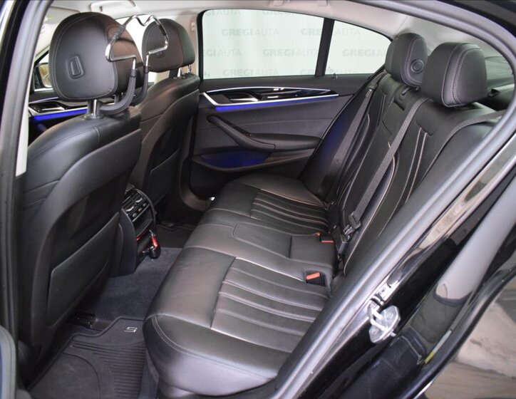 BMW Řada 5 Sedan / Limuzína 3,0 l 195 kw