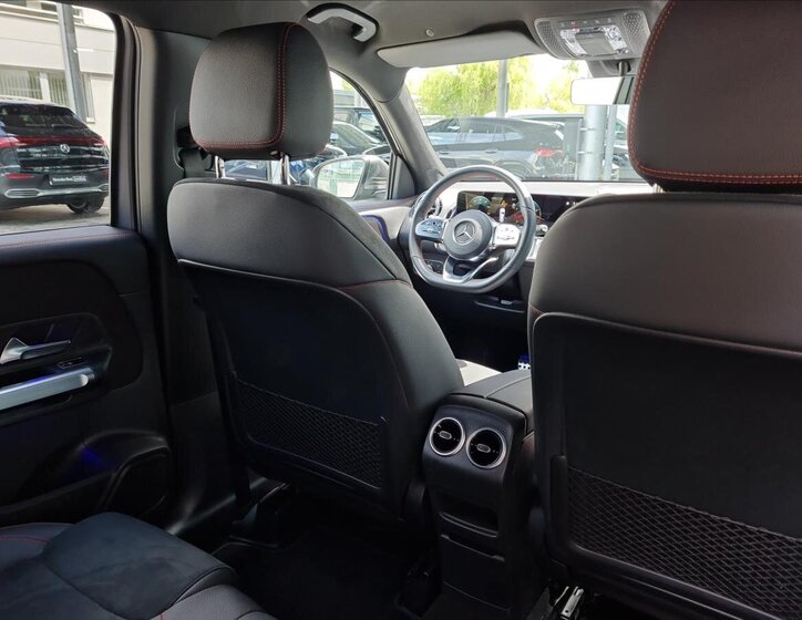 Mercedes-Benz GLB 21