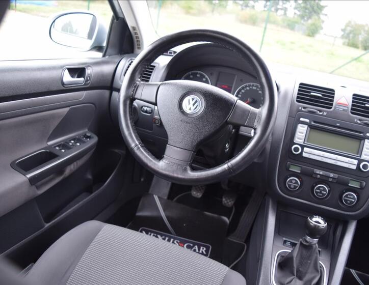 Volkswagen Golf 48