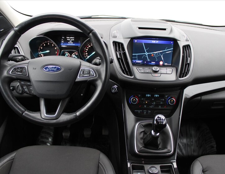 Ford Kuga SUV 1,5 l 110 kw