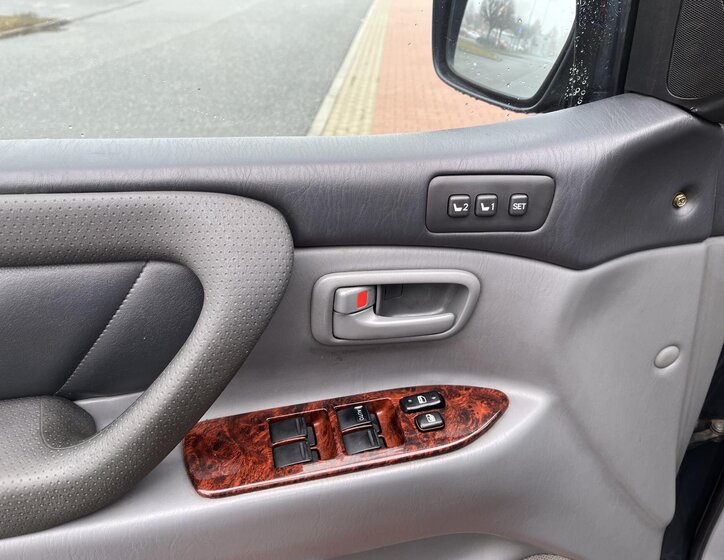 Toyota Land Cruiser Ostatní 4,7 l 173 kw