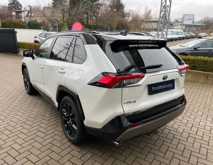 Toyota RAV4 6