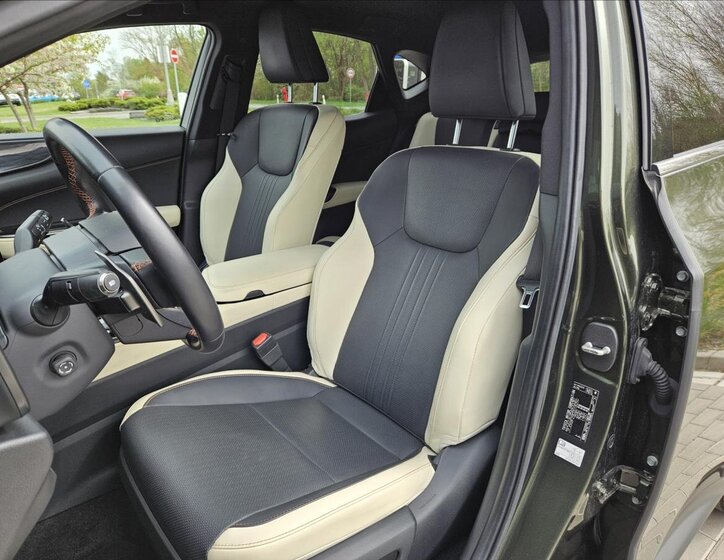 Lexus NX 450h plus SUV / Terénní 2,5 l 227 kw