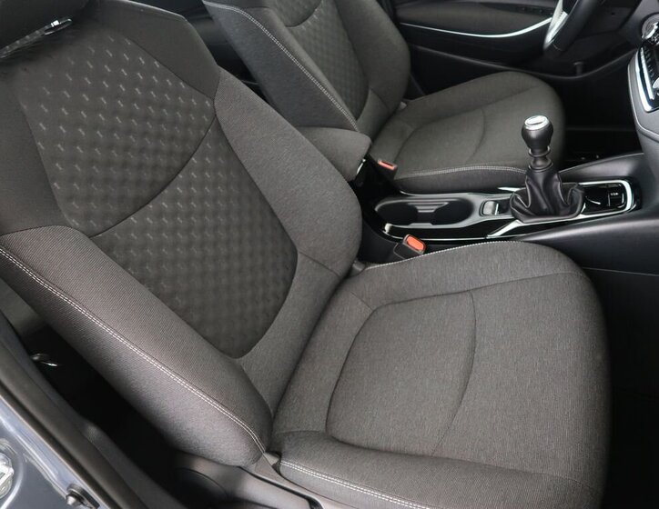 Toyota Corolla Sedan / Limuzína 1,5 l 92 kw