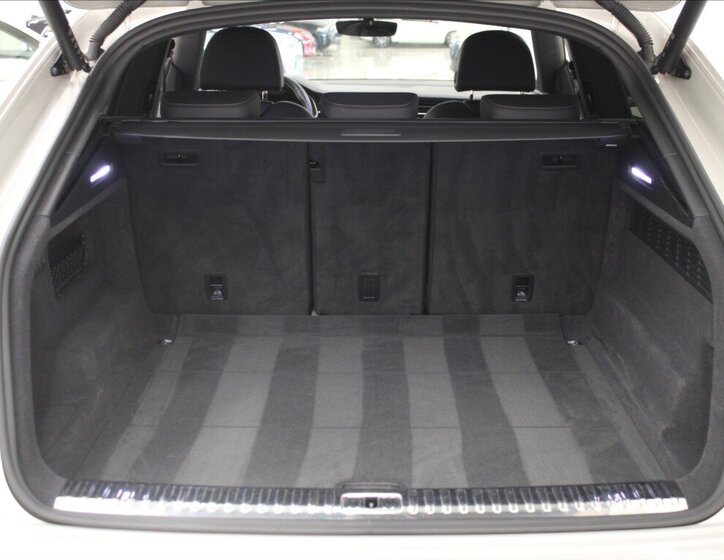 Audi Q8 SUV 3,0 l 210 kw