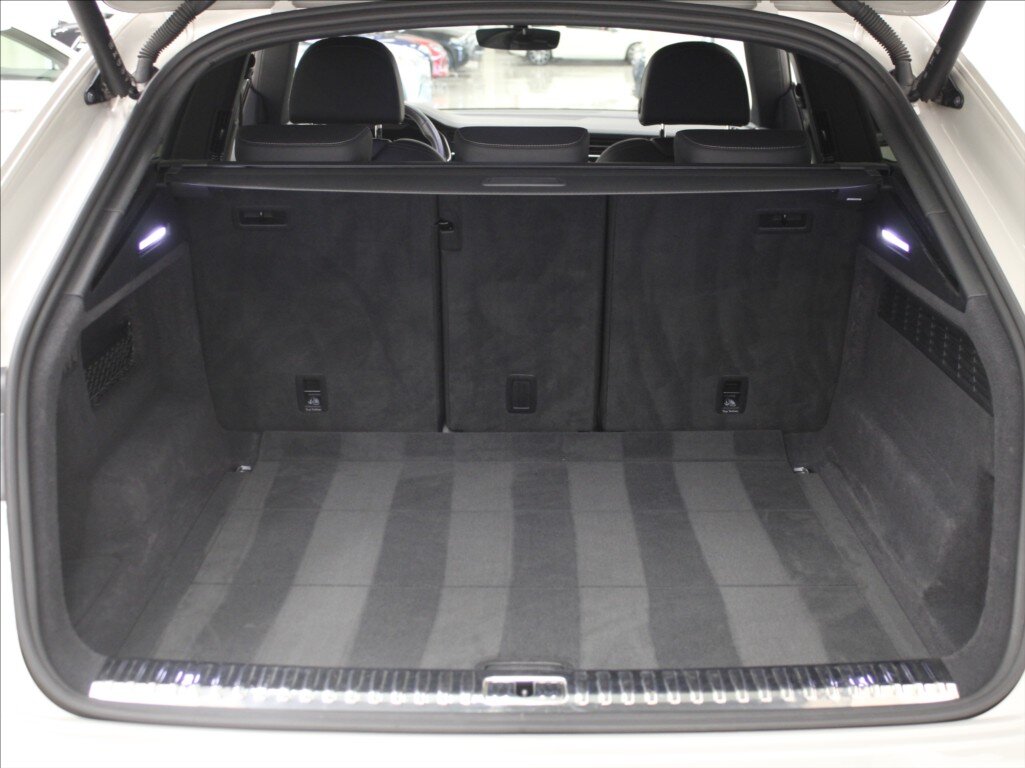 Audi Q8 SUV 3,0 l 210 kw