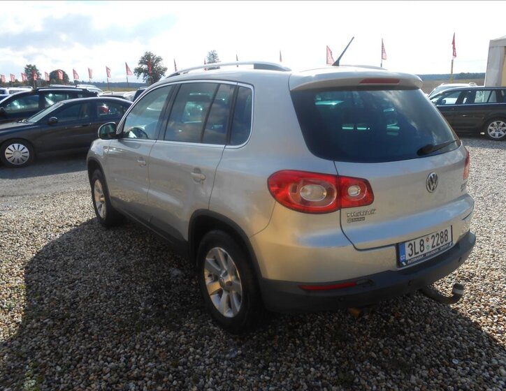 Volkswagen Tiguan 8
