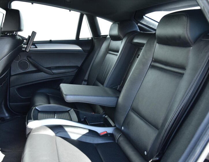 BMW X6 SUV / Terénní 4,4 l 408 kw