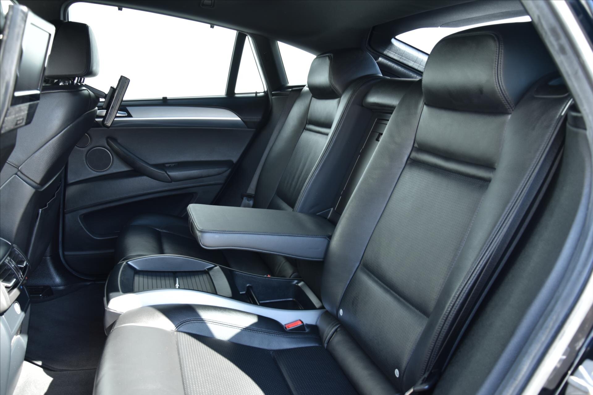 BMW X6 SUV / Terénní 4,4 l 408 kw