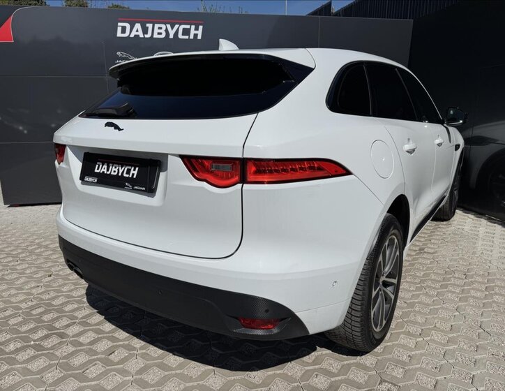 Jaguar F-Pace SUV / Terénní 2,0 l 132 kw