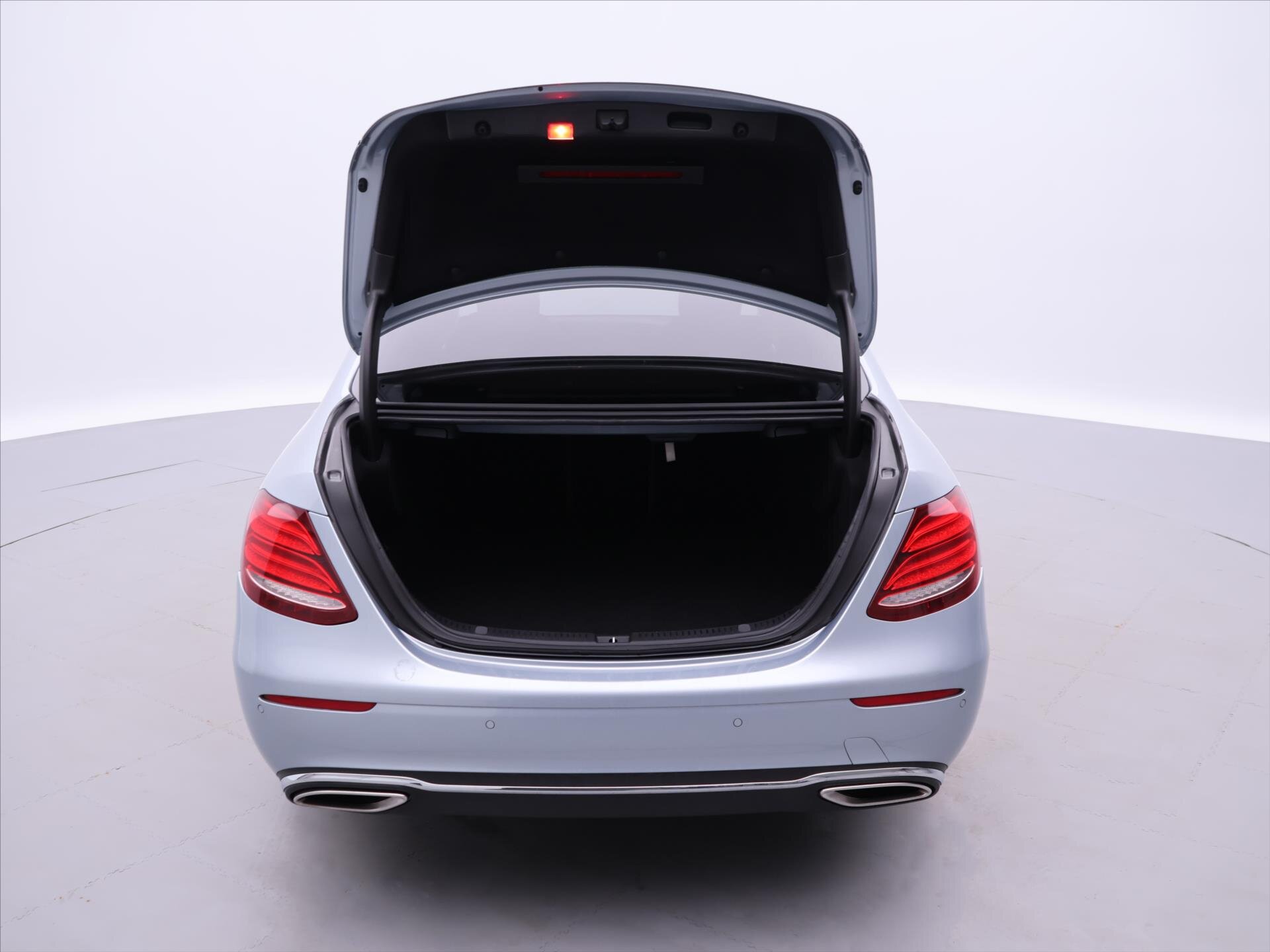 Mercedes-Benz Třídy E Sedan / Limuzína 2,0 l 135 kw