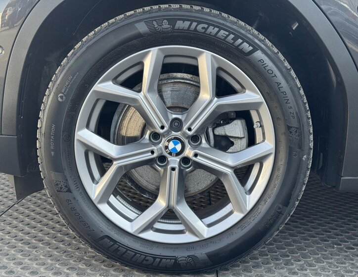 BMW X4 SUV / Terénní 2,0 l 140 kw