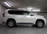 Toyota Land Cruiser 4