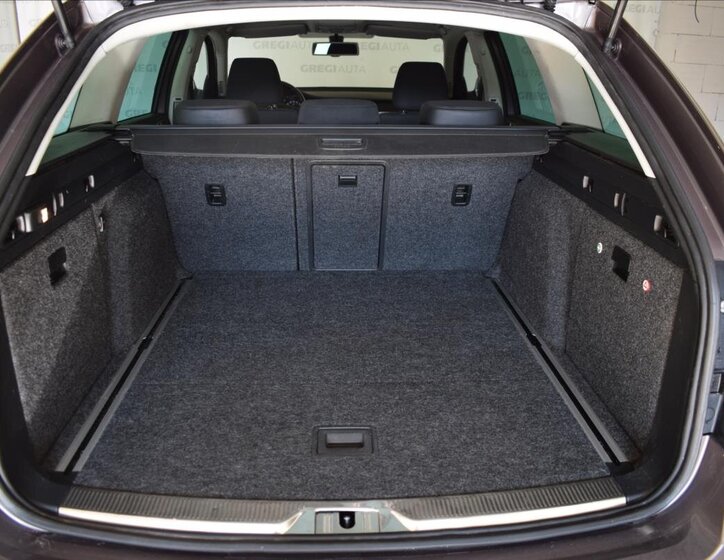 Škoda Superb Kombi 1,8 l 118 kw