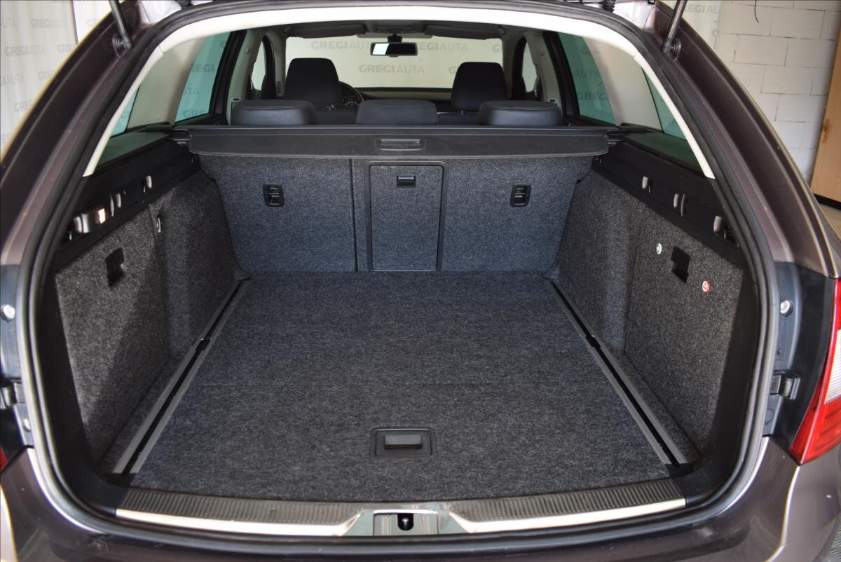 Škoda Superb Kombi 1,8 l 118 kw