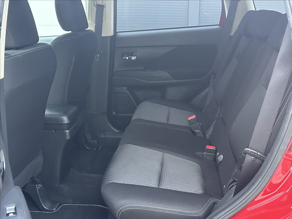 Mitsubishi Outlander SUV / Terénní 2,3 l 110 kw