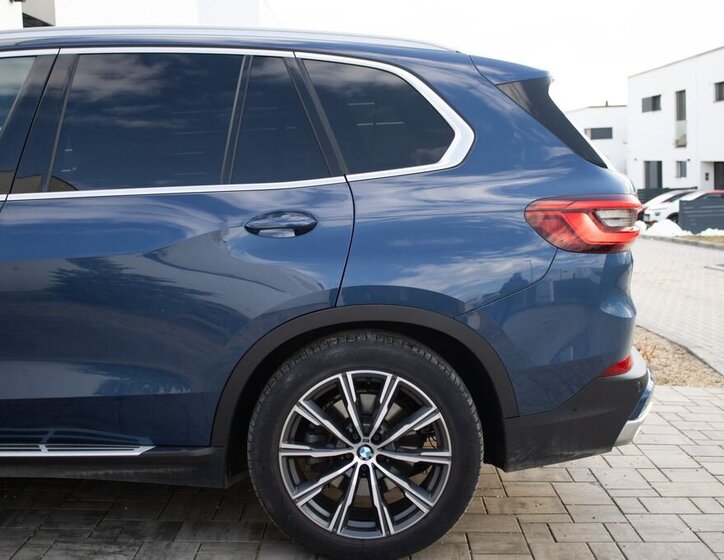 BMW X5 SUV 3,0 l 195 kw