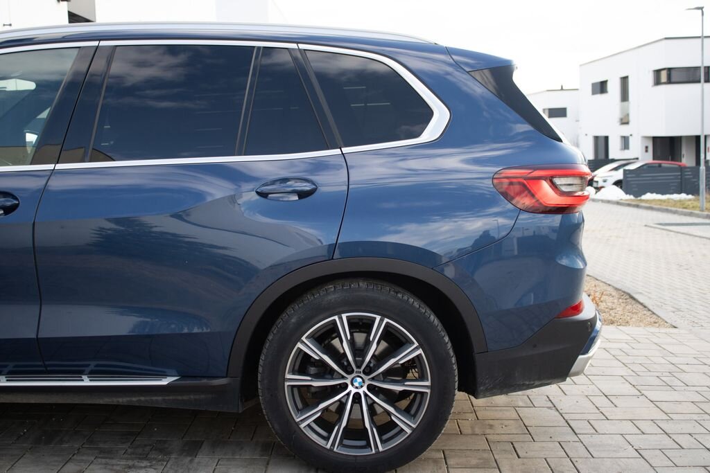 BMW X5 SUV 3,0 l 195 kw