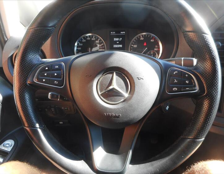 Mercedes-Benz Vito 13
