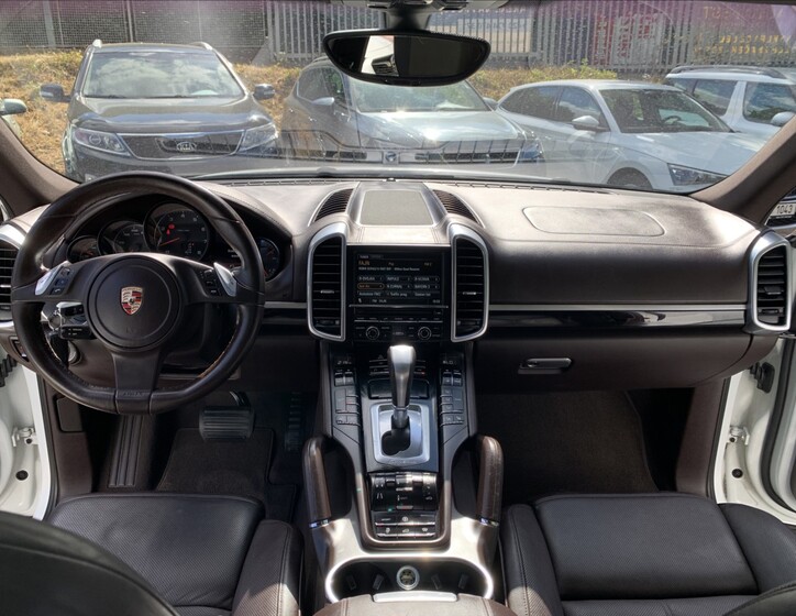 Porsche Cayenne 9