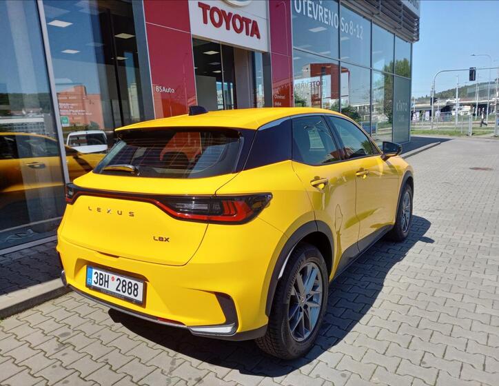 Lexus LBX 4