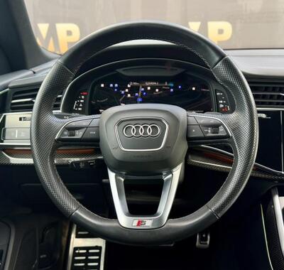 Audi SQ8 26