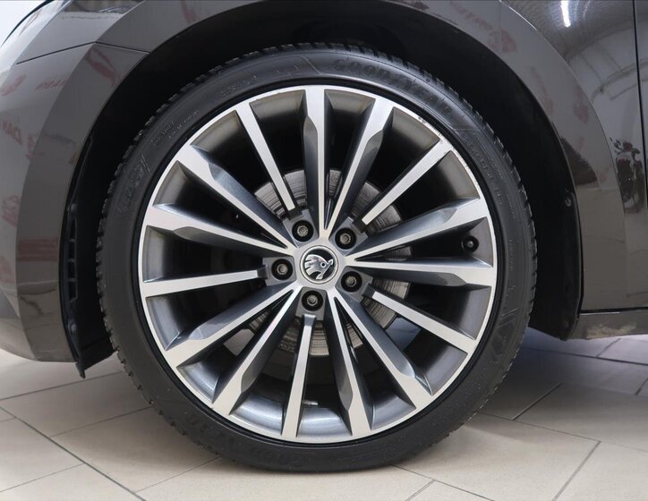 Škoda Superb 33